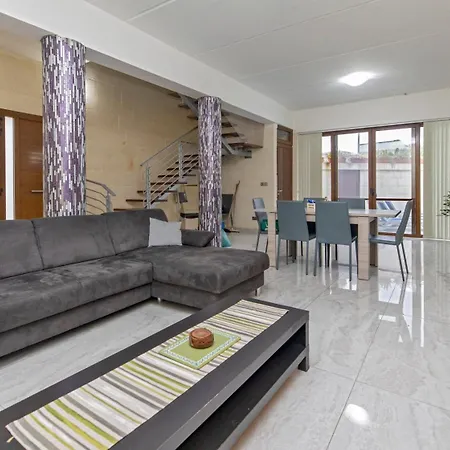 Holiday Home With Private Pool In Gozo Xewkija Exterior photo
